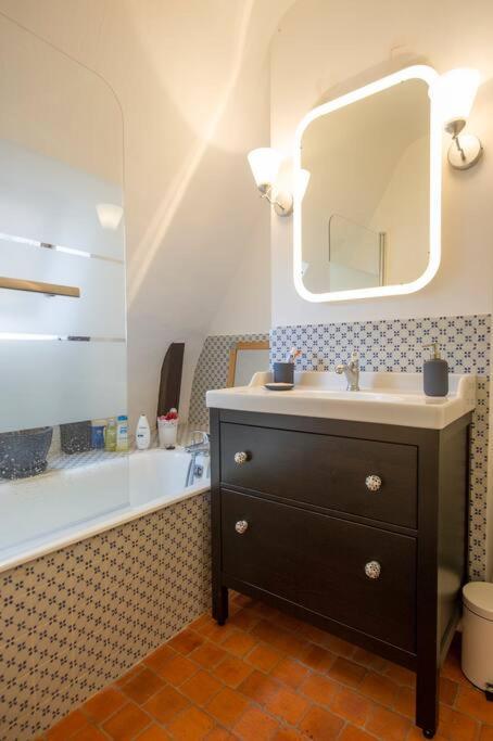 Appartement De Caractere Au Coeur Du Vieux Tours Zewnętrze zdjęcie